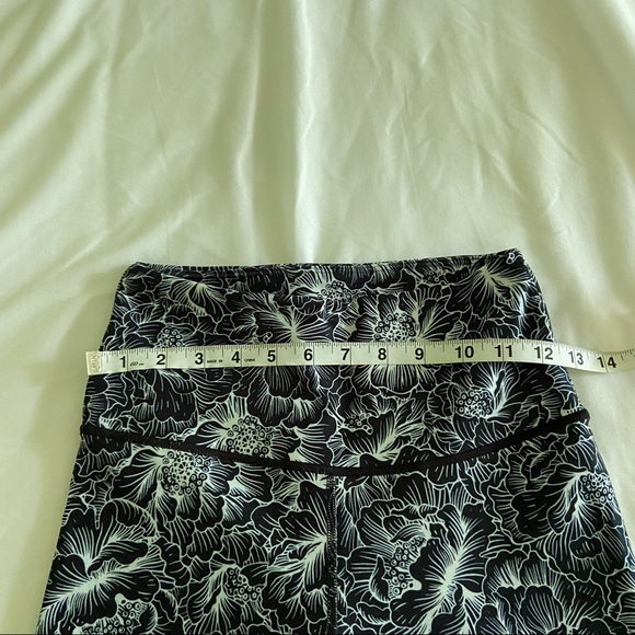 Black and white floral print leggings - Picture 4 of 4